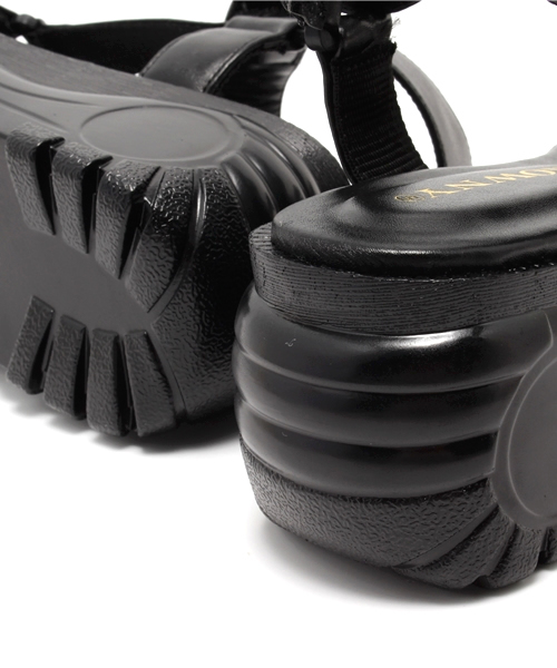 WEGO（ウィゴー）の「WEGO/厚底スポーツサンダル（サンダル・レディース・ホワイト/ブラック・23.5/24.5）」の4枚目の写真