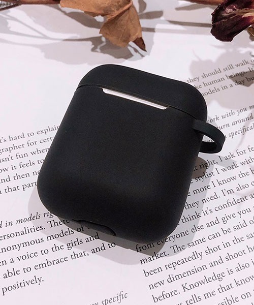 PairPair(ペアペア)の「カラバリ豊富!シリコンAirPodsケース(AR)(モバイルアクセサリー)」|ブラック