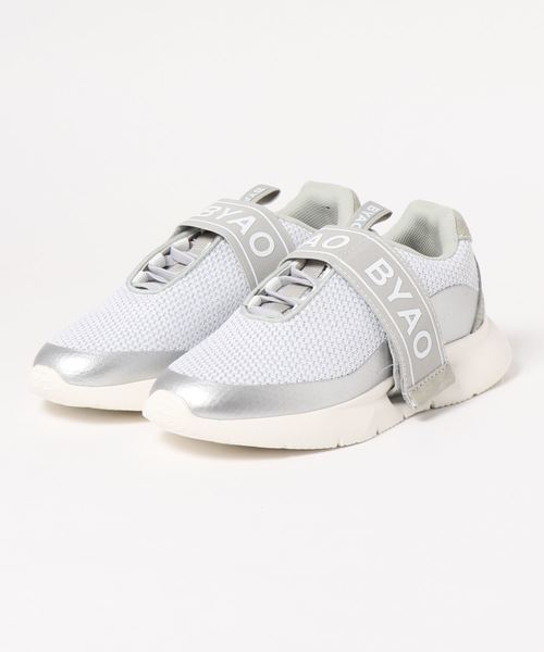 byあしながおじさん（バイアシナガオジサン）の「〈ｂｙあしながおじさん〉2WAYスリッポンスニーカー（スニーカー・レディース・ホワイト/ブラック/グレー・22.5cm/23.5cm/24.5cm/23.0cm/24.0cm）」の2枚目の写真