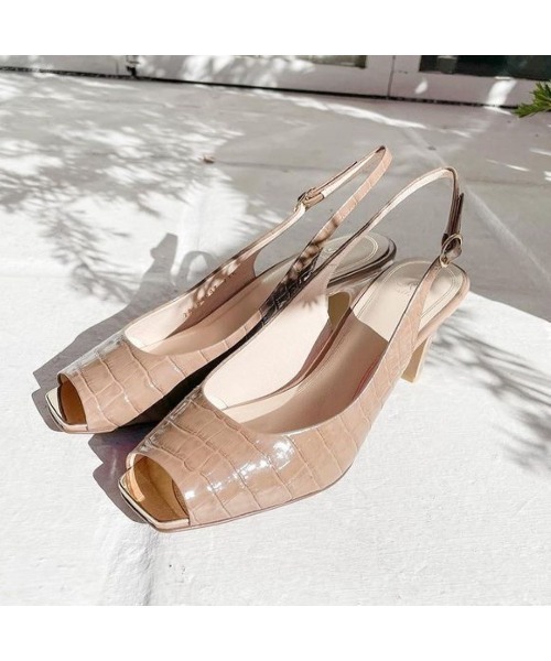 Riz raffinee（リズラフィーネ）の「スクエアカットバックベルトサンダル（サンダル・レディース・グレイッシュベージュ/ライトブラック/その他20/ベージュ×ブラック/ヘザーグレー/ブラック系その他2/スモーク/チャコールグレー/ミックスグレー/ウッドランド/オフホワイト・23cm/23.5cm/24cm/22.5cm/24.5cm/22cm）」の11枚目の写真