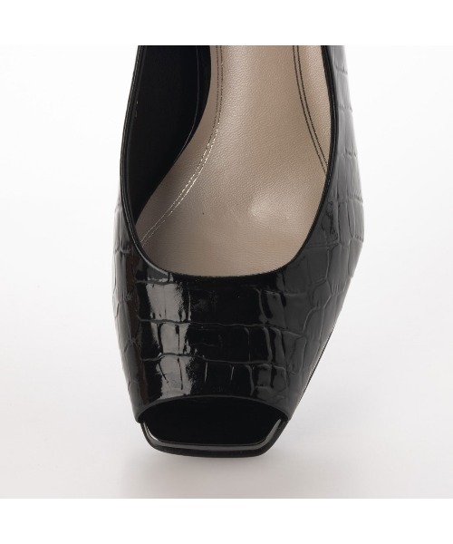 Riz raffinee（リズラフィーネ）の「スクエアカットバックベルトサンダル（サンダル・レディース・グレイッシュベージュ/ライトブラック/その他20/ベージュ×ブラック/ヘザーグレー/ブラック系その他2/スモーク/チャコールグレー/ミックスグレー/ウッドランド/オフホワイト・23cm/23.5cm/24cm/22.5cm/24.5cm/22cm）」の19枚目の写真