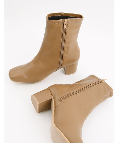 POU DOU DOU(プードゥドゥ)の「スクエアトゥヒールショートブーツ(ブーツ・レディース・ブラック/ブラウン・4/3)」の21枚目の写真