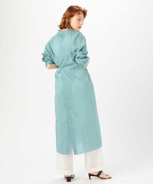 パウダリーシルク ロングシャツワンピース｜トゥモロ－ランドの