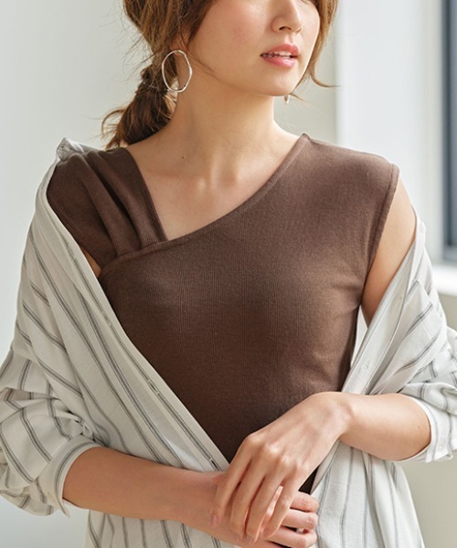 GeeRA(ジーラ)の「アシメショルダータンクトップ(タンクトップ・レディース・オフホワイト/ブラック/モカ・LARGE/X-LARGE/MEDIUM)」の3枚目の写真