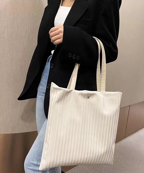 Passion（パッション）の「ショルダーバッグ（ショルダーバッグ・レディース・ブラック/パープル/ホワイト/ダークブラウン・FREE）」の2枚目の写真