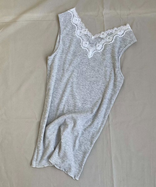 Doux archives（ドゥアルシーヴ）の「テレコレースキャミソール（キャミソール・レディース・グレイッシュベージュ/オフホワイト/ブラック/杢グレー・MEDIUM）」の3枚目の写真