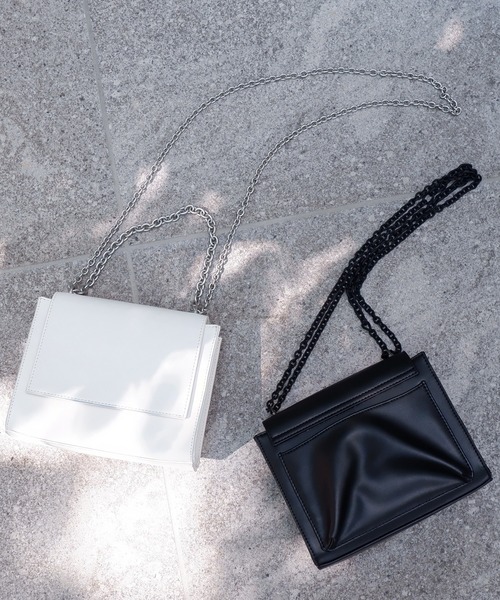 SPIRALGIRL(スパイラルガール)の「2wayスクエアチェーンバッグ(ショルダーバッグ・レディース・ブラック/オフホワイト・FREE)」の10枚目の写真