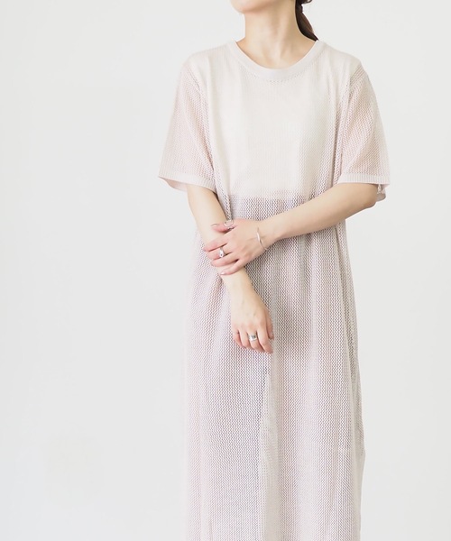 Riberry（リベリー）の「メッシュ編み半袖ニットワンピース（ワンピース・レディース・ブラック/ベージュ/オフホワイト/カーキ・MEDIUM）」の3枚目の写真