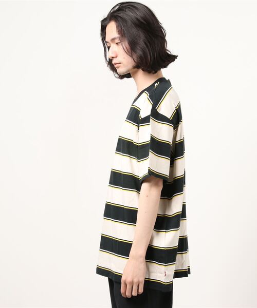 Levi's（リーバイス）の「STAY LOOSE SS TEE GILIA CAVIAR STRIPE（Tシャツ/カットソー・メンズ・マルチ・S/L/M/XL）」の2枚目の写真