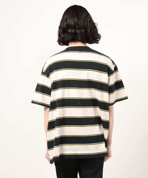 Levi's（リーバイス）の「STAY LOOSE SS TEE GILIA CAVIAR STRIPE（Tシャツ/カットソー・メンズ・マルチ・S/L/M/XL）」の3枚目の写真