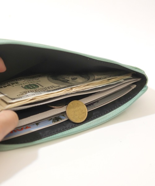 florist(フローリスト)の「【FLORGE】パステル&ビビットクロコダイル柄型押しレザーL字ウォレット(財布・レディース・グレー/レッド/イエロー/ライトグレー/グリーン/ライトグリーン/オレンジ/ライトブルー/ライトベージュ/ピンク/ブラウン/ブラック・FREE)」の18枚目の写真