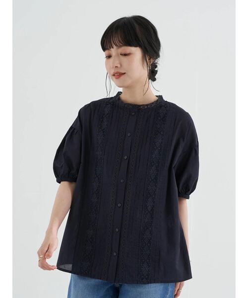 earth music&ecology（アースミュージックアンドエコロジー）の「ピンタックレースシャツ ＊（シャツ/ブラウス・レディース・ネイビー/サックスブルー/アイボリー/ラベンダー/ベージュ/イエロー・FREE）」の12枚目の写真