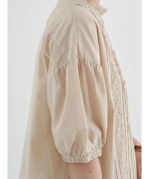 earth music&ecology（アースミュージックアンドエコロジー）の「ピンタックレースシャツ ＊（シャツ/ブラウス・レディース・ネイビー/サックスブルー/アイボリー/ラベンダー/ベージュ/イエロー・FREE）」の20枚目の写真