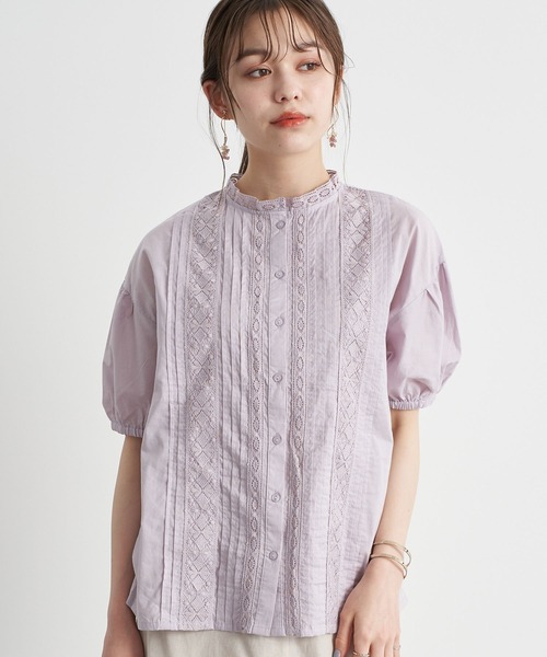 earth music&ecology（アースミュージックアンドエコロジー）の「ピンタックレースシャツ ＊（シャツ/ブラウス・レディース・ネイビー/サックスブルー/アイボリー/ラベンダー/ベージュ/イエロー・FREE）」の6枚目の写真