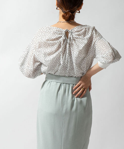 NOLLEY’S（ノーリーズ）の「ミラクルウェーブ5分袖ブラウス（シャツ/ブラウス・レディース・ホワイト系その他4/ブラック/ブルー系その他7/ライトグリーン/ラベンダー/ベビーピンク/サックスブルー/チャコールグレー・38）」の3枚目の写真