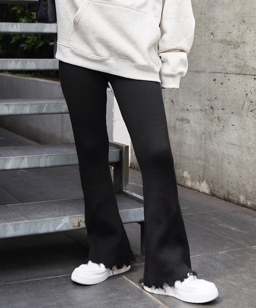 Snap club(スナップクラブ)の「【Snap club】ダメージリブニットフレアパンツ(その他パンツ・レディース・ブラック/レッド/オレンジ/グリーン/オフホワイト/チャコールグレー/ピンク/ブルー・FREE)」の3枚目の写真