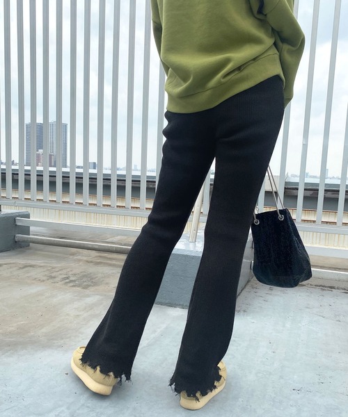Snap club(スナップクラブ)の「【Snap club】ダメージリブニットフレアパンツ(その他パンツ・レディース・ブラック/レッド/オレンジ/グリーン/オフホワイト/チャコールグレー/ピンク/ブルー・FREE)」の12枚目の写真
