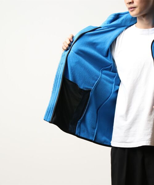 Quiksilver（クイックシルバー）の「QS ZIP/クイックシルバージップアップスタンドカラーフリース（その他トップス・メンズ・ブラック/ブルー・MEDIUM/LARGE）」の4枚目の写真