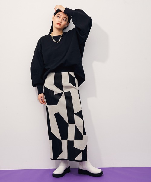 ADAM ET ROPE'(アダムエロペ)の「コクーン裏毛プルオーバー(Tシャツ/カットソー・レディース・ブラック/ダークブラウン/クリーム/ピンク系その他2・FREE)」の5枚目の写真