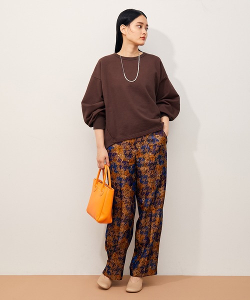 ADAM ET ROPE'(アダムエロペ)の「コクーン裏毛プルオーバー(Tシャツ/カットソー・レディース・ブラック/ダークブラウン/クリーム/ピンク系その他2・FREE)」の9枚目の写真