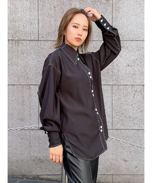 ENVYM（アンビー）の「ビッグカラーステッチＳＨ（シャツ/ブラウス・レディース・ホワイト/ブラック/マルチ・FREE）」の3枚目の写真