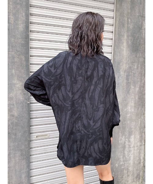 ENVYM（アンビー）の「ビッグカラーステッチＳＨ（シャツ/ブラウス・レディース・ホワイト/ブラック/マルチ・FREE）」の13枚目の写真