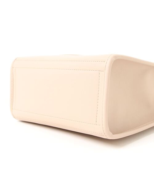 Me%（ミィパーセント）の「スクエアパイピングショルダー（ショルダーバッグ・レディース・ブラック/ダークブラウン/ベージュ/サックスブルー/イエロー・FREE）」の7枚目の写真