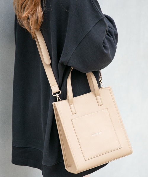 Me%（ミィパーセント）の「スクエアパイピングショルダー（ショルダーバッグ・レディース・ブラック/ダークブラウン/ベージュ/サックスブルー/イエロー・FREE）」の4枚目の写真