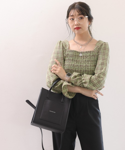 Me%（ミィパーセント）の「スクエアパイピングショルダー（ショルダーバッグ・レディース・ブラック/ダークブラウン/ベージュ/サックスブルー/イエロー・FREE）」の15枚目の写真