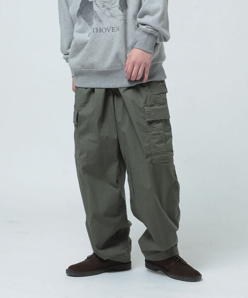 BEAMS（ビームス）の「BEAMS / バルーン イージー カーゴパンツ（カーゴパンツ・メンズ・ブラック/オリーブ・SMALL/LARGE/X-LARGE/MEDIUM）」の8枚目の写真