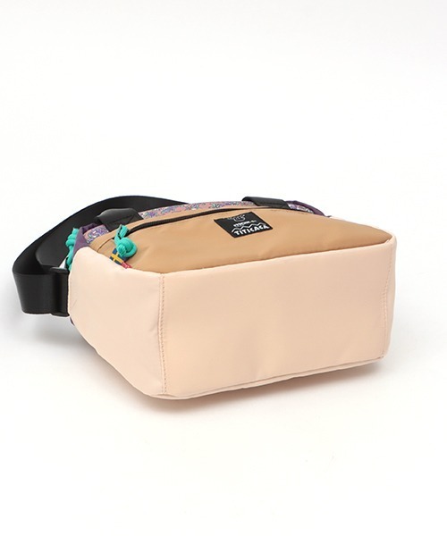 moz（モズ）の「mozコラボ ボックスショルダーバッグ【moz×チチカカ】（ショルダーバッグ・レディース・ブラック/ベージュ・FREE）」の17枚目の写真