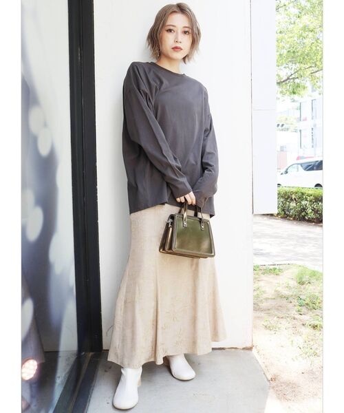 MURUA（ムルーア）の「ルーズシルエットロングスリーブTee（Tシャツ/カットソー・レディース・ホワイト/ダークグレー/モカ・FREE）」の5枚目の写真