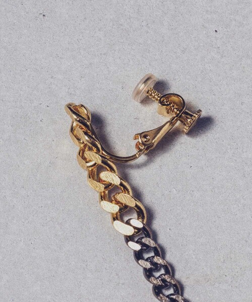 and cloud（アンドクラウド）の「Gradation Long Earring M / Single（イヤリング・レディース・シルバー/ゴールド系その他/シルバー系その他/イエローゴールド・FREE）」の7枚目の写真