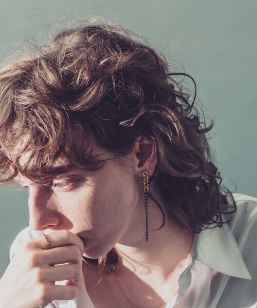 and cloud（アンドクラウド）の「Gradation Long Earring M / Single（イヤリング・レディース・シルバー/ゴールド系その他/シルバー系その他/イエローゴールド・FREE）」の14枚目の写真