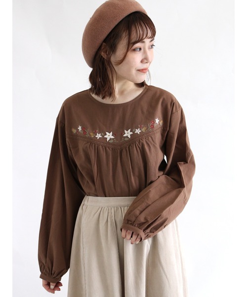 ehka sopo（エヘカソポ）の「ヨーク刺繍ブラウス（シャツ/ブラウス・レディース・オフホワイト/キナリ/ブラウン・ﾌﾘ-）」の3枚目の写真