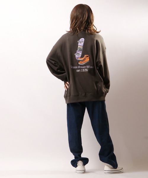 VISION STREET WEAR（ヴィジョンストリートウェア）の「VISION STREET WEAR 恐竜＆スケボー刺繍 裏毛クルーネックスウェットトレーナー（スウェット・メンズ・ホワイト/チャコール/パープル/チャコールグレー/アイボリー/グリーン・M/LL/L）」の17枚目の写真