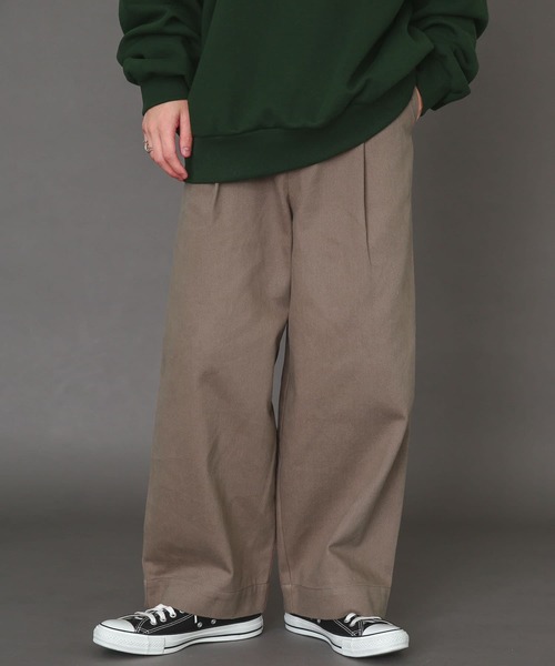 SENSE OF PLACE by URBAN RESEARCH（センスオブプレイスバイアーバンリサーチ）の「チノタックワイドパンツ（チノパンツ・メンズ・ベージュ/ブラウン/アイボリー・MEDIUM/LARGE）」の3枚目の写真
