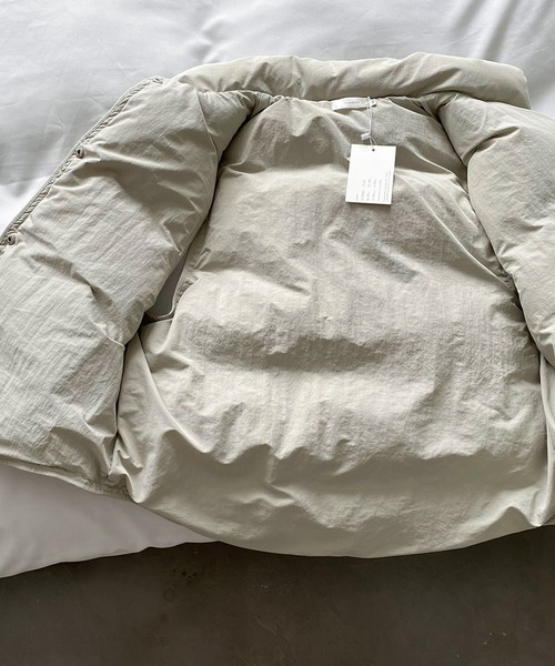 aimoha（アイモハ）の「フェイクダウンベスト（ダウンベスト・レディース・ベージュ/オフホワイト/ブラック・MEDIUM/LARGE/SMALL）」の22枚目の写真