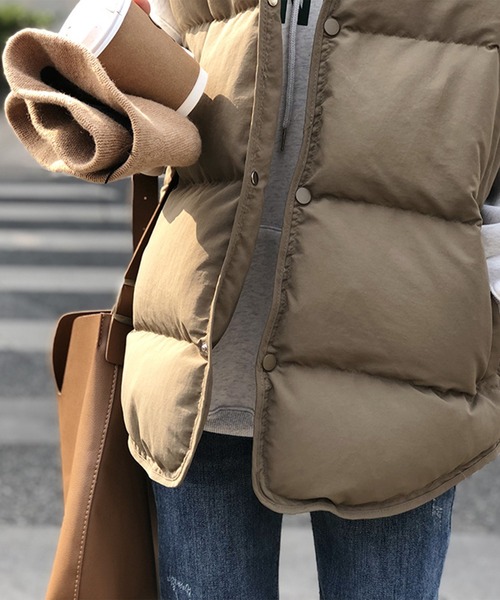 aimoha（アイモハ）の「フェイクダウンベスト（ダウンベスト・レディース・ベージュ/オフホワイト/ブラック・MEDIUM/LARGE/SMALL）」の18枚目の写真