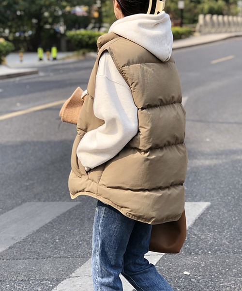 aimoha（アイモハ）の「フェイクダウンベスト（ダウンベスト・レディース・ベージュ/オフホワイト/ブラック・MEDIUM/LARGE/SMALL）」の16枚目の写真