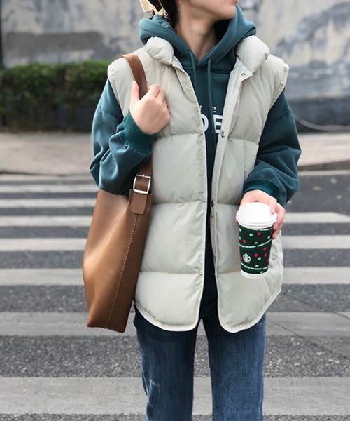 aimoha（アイモハ）の「フェイクダウンベスト（ダウンベスト・レディース・ベージュ/オフホワイト/ブラック・MEDIUM/LARGE/SMALL）」の8枚目の写真