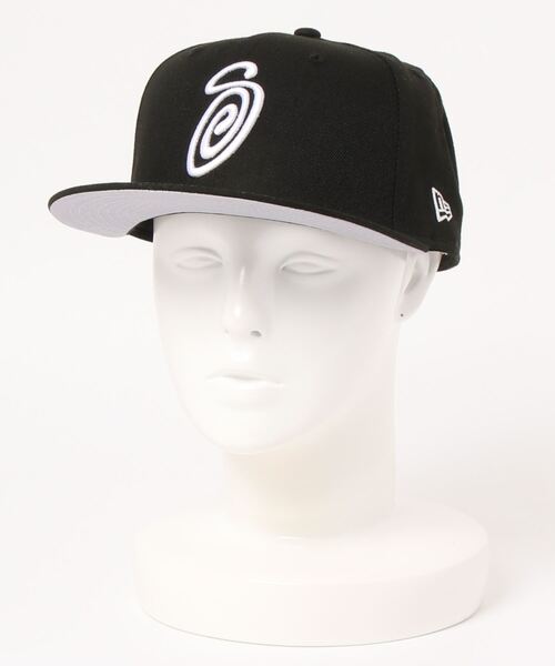 STUSSY（ステューシー）の「【STUSSY / ステューシー】 Curly S 59Fifty New Era Cap（キャップ・メンズ・ホワイト/ブラック・MEDIUM/LARGE）」の2枚目の写真