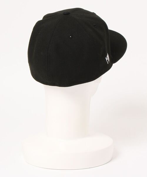 STUSSY（ステューシー）の「【STUSSY / ステューシー】 Curly S 59Fifty New Era Cap（キャップ・メンズ・ホワイト/ブラック・MEDIUM/LARGE）」の3枚目の写真