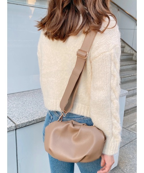 Vicente(ヴィセンテ)の「Arusha round bag(ショルダーバッグ・レディース・ブラック/ベージュ・FREE)」の1枚目の写真