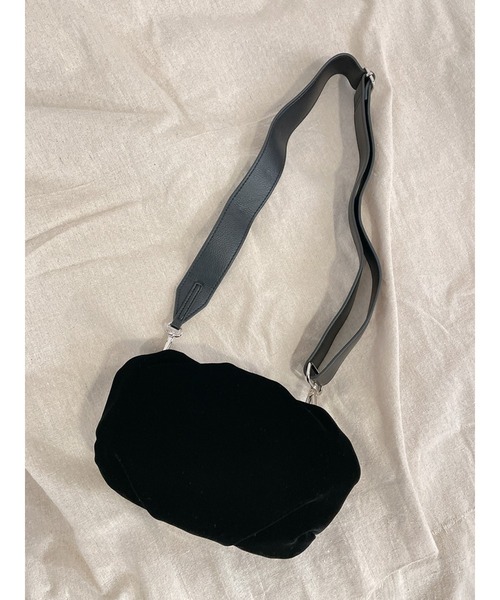 Vicente(ヴィセンテ)の「Arusha round bag(ショルダーバッグ・レディース・ブラック/ベージュ・FREE)」の2枚目の写真