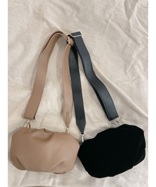 Vicente(ヴィセンテ)の「Arusha round bag(ショルダーバッグ・レディース・ブラック/ベージュ・FREE)」の4枚目の写真