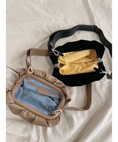 Vicente(ヴィセンテ)の「Arusha round bag(ショルダーバッグ・レディース・ブラック/ベージュ・FREE)」の3枚目の写真