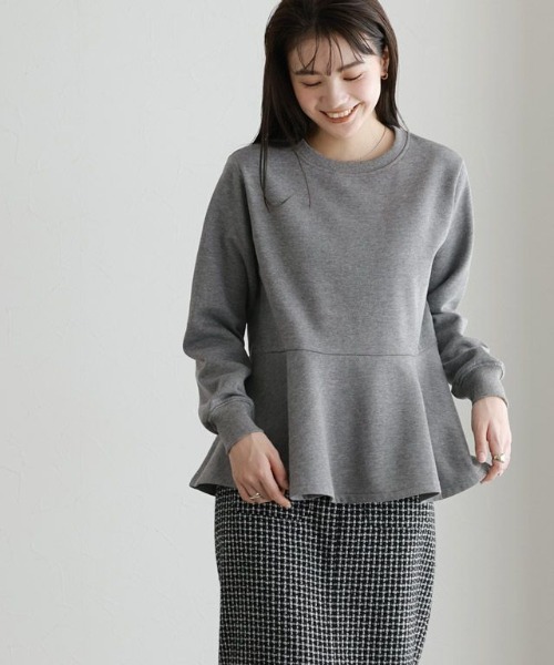Pierrot（ピエロ）の「裏起毛フレアデザインプルオーバー（スウェット・レディース・ブラック/オフホワイト/モカ/ラベンダー/ネイビー/チャコール・M/L）」の19枚目の写真