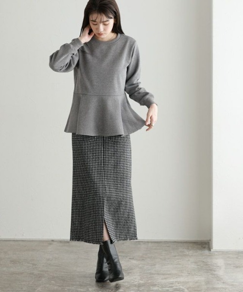 Pierrot（ピエロ）の「裏起毛フレアデザインプルオーバー（スウェット・レディース・ブラック/オフホワイト/モカ/ラベンダー/ネイビー/チャコール・M/L）」の18枚目の写真