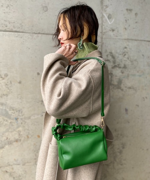 deux amour（ドゥーザムール）の「フリルハンドルミニボストンバッグ（ハンドバッグ・レディース・グリーン/ブラック/ブラウン・FREE）」の15枚目の写真